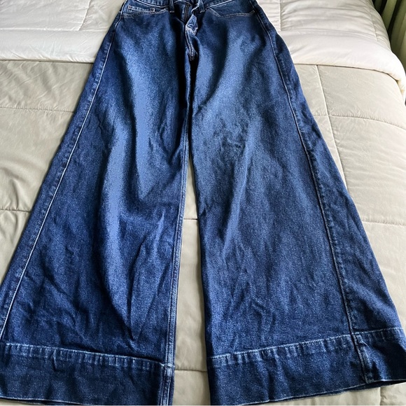 hollister • high rise wide leg, baggy jeans - Picture 2 of 10